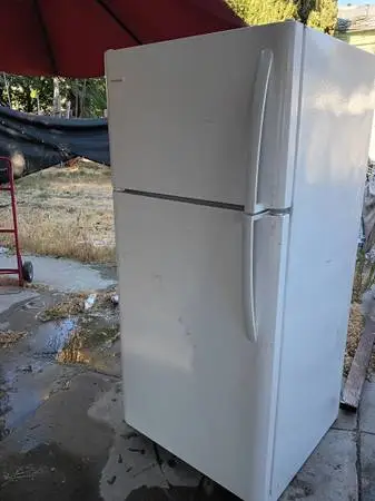 Refrigerator
