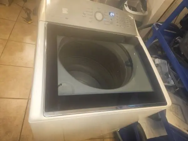 27 Kenmore Elite super xl 5.3 cu ft top load washer, tinted door