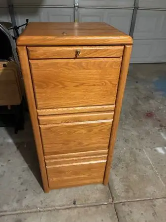3 Drawer Locking Oak File Cabinet