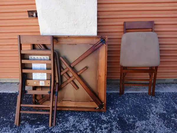 Must Sell- Cosco Square small table +2 chairs- foldable must see