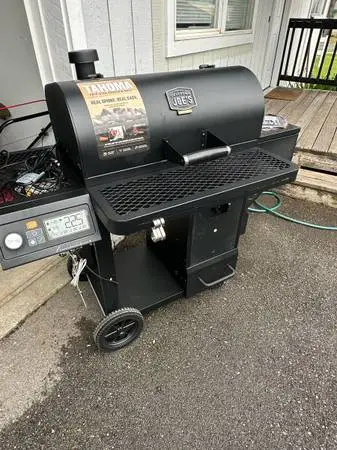 Oklahoma JOE’S smoker