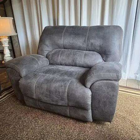 Big Cozy Manual Recliner – Oversized Chair & a Half