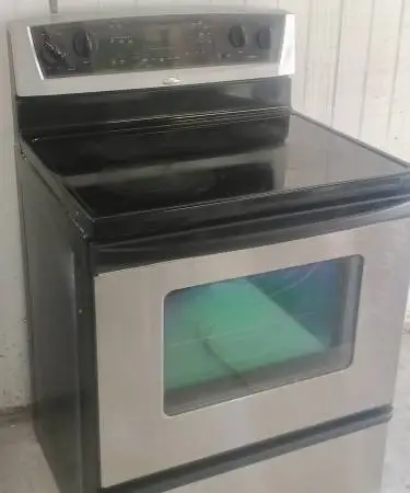 Whirlpool Electric Stove (Glasstop)