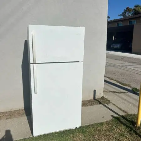 Refrigerator works great 👍 delivery available locally 65 tall 30 wide 30 deep