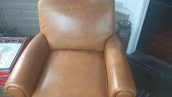 LEATHER RECLINER