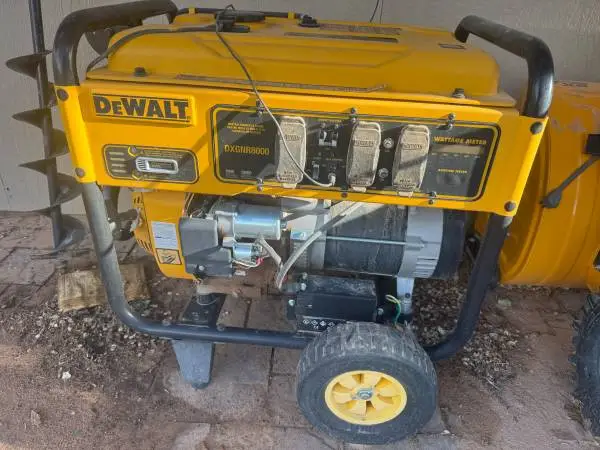 DEWALT DXGNR8000 8000W Gasoline Portable Generator