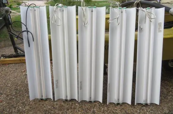 4 FLUORESCENT T12 LIGHT FIXTURES + 15 NEW T12 BULBS - SAVE BIG BUCKS!