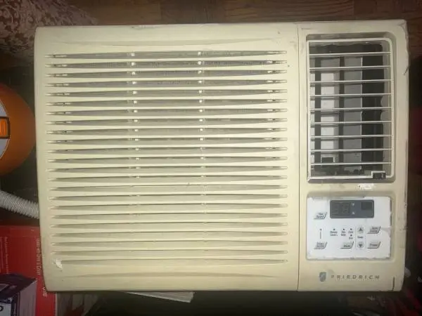 Friedrich 6000 Window Mounted Room Home Office AC Air Conditioner Unit