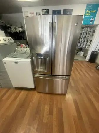 GE bottom freezer