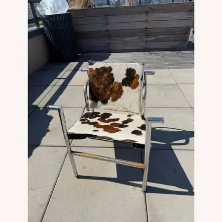 Cowhide Sling Chair LC1 Fauteuil dossier basculant by Le Corbusier fro