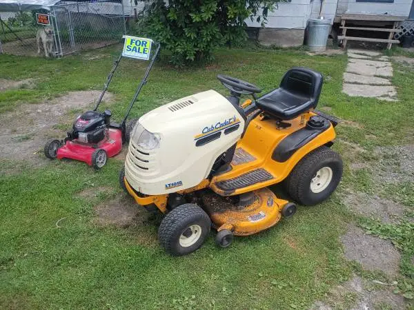 Cub cadet runs great cut good an pusher