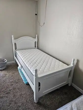 Single bed with mattress