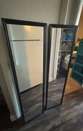 2 door mirrors (13.38 in x 49.38 in)