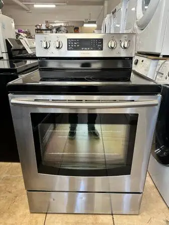 Samsung NE595R0ABSR Stainless Steel Glass-top Electric stove LIKE NEW