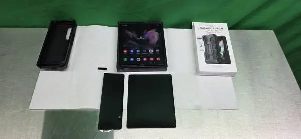 Samsung galaxy Z Fold 3  5g. 512gb