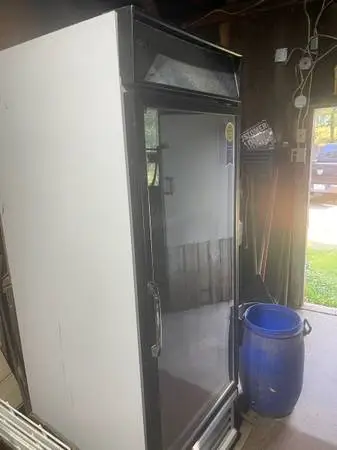 Everest glass reach in cooler