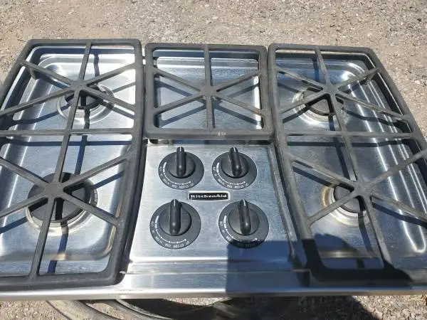 KitchenAid 4-Burner 30 LP Propane Cooktop, new parts