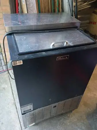 USED PERLICK BAR COOLER