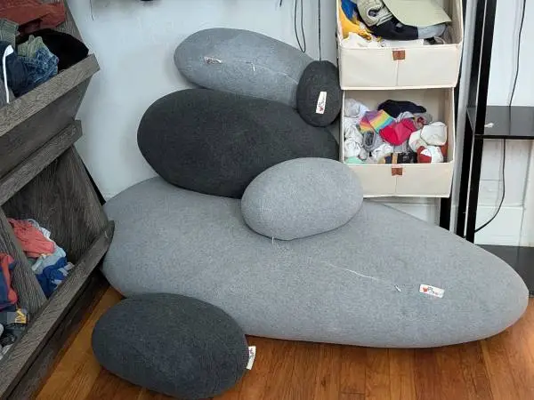Wowmax 6 Piece Set Pillows that look like rocks