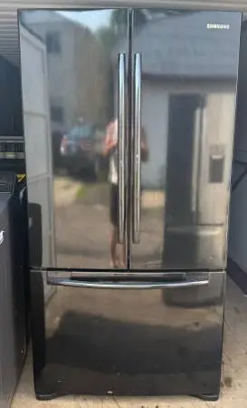 Clean & Tested Samsung 29 cu ft French Door Fridge — Black — $350