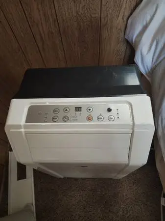 Portable Whynter home A/C unit