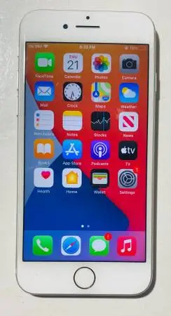 APPLE iPHONE 7 (Unlocked, 32GB, Silver/White)