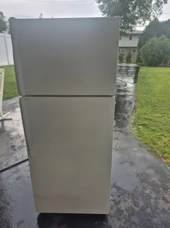 Refrigerator ice cold