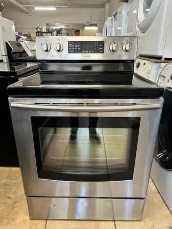 Samsung NE595R0ABSR Stainless Steel Glass-top Electric stove LIKE NEW!