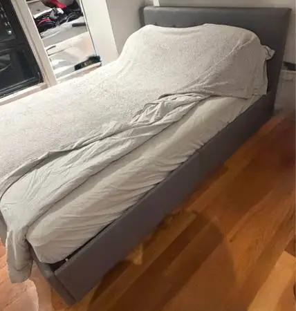 Grey Upholstered Storage Platform Bed (Queen)