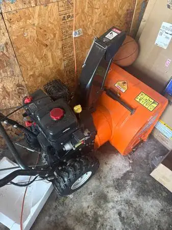 Yard Force snow blower