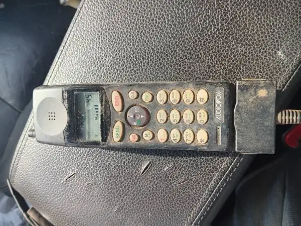 Audiovox mobile phone model MVX-440