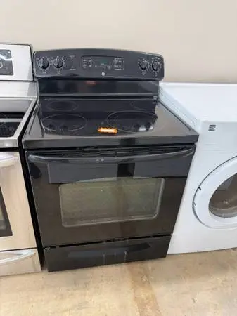 GSGV- GE GLASS TOP RANGE WITH 90 DAY WARRANTY