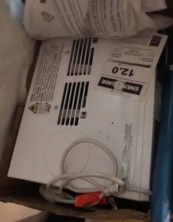 WINDOW Air Conditioner, ONLY Local Pick-Up. Non-negotiable.