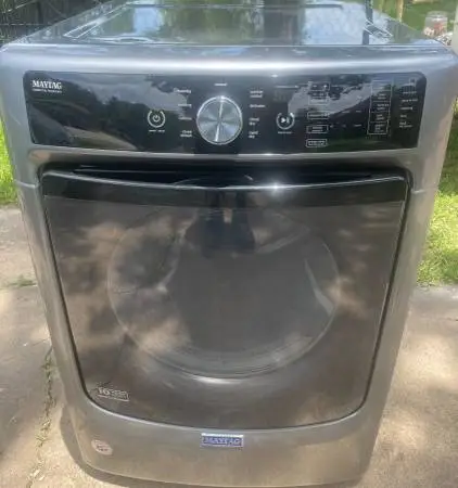 MAYTAG ELECTRIC DRYER (LARGE CAPACITY)
