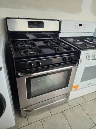 Frigidaire stainless steel 4 burner Gas stove