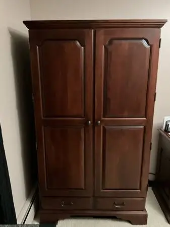 Beautiful solid wood cabinet - Amoir Many uses 195.00