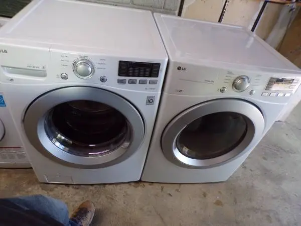 LG washer and dryer /stackable