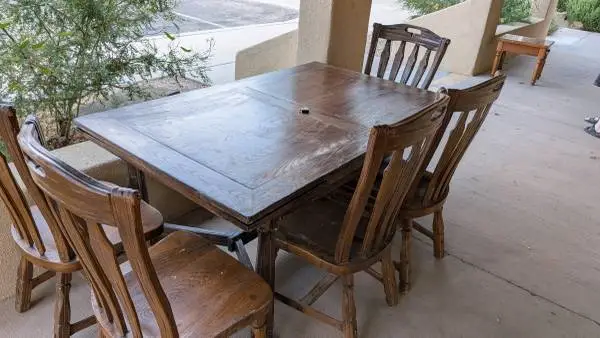 FREE Table, 5 Chairs and end table