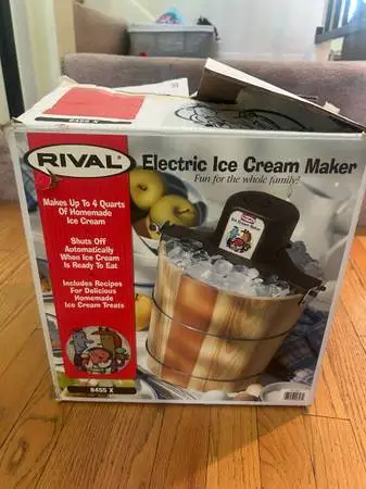 Rival Ice Cream Maker (4 Qt) Wooden Bucket Electric Model 8455 USED