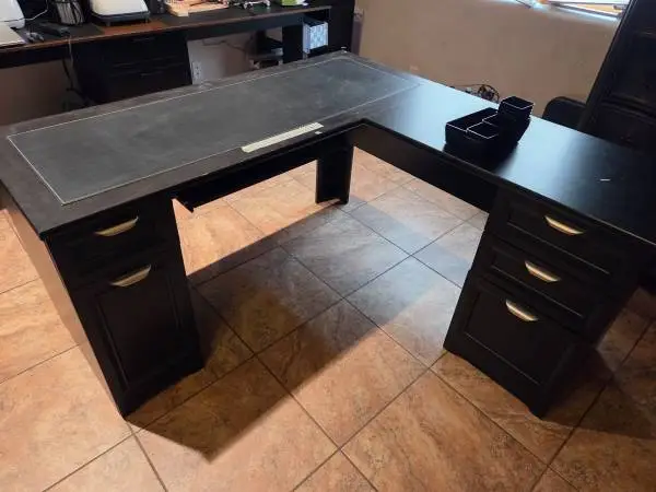 Office Desk/ Computer Desk
