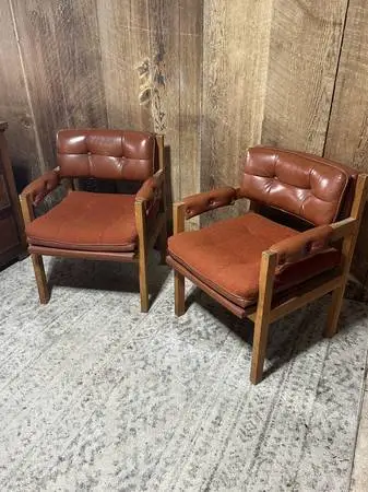 Original Mid-Century Modern Lounge Chairs – Solid Wood, Leather & Wool