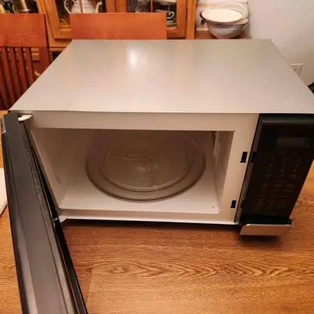 Sharp Carousel Microwave Oven