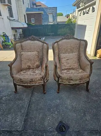 2 beautiful  vintage louis xv style chairs
