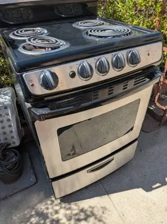 Stove Electric stove Brand Danby