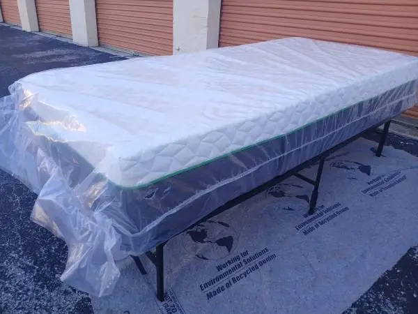 New Cariloha resort Twin Xl mattress retail$1499 RESORT
