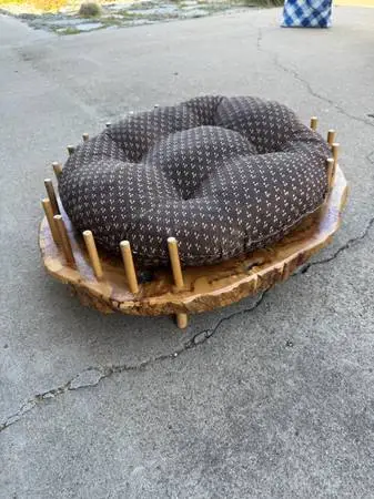 Live edge pet bed