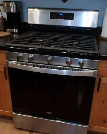 Whirlpool 30in 5 burner Gas Range Stove Excellent Condition