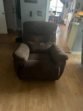 La-Z-Boy recliner like brand new power
