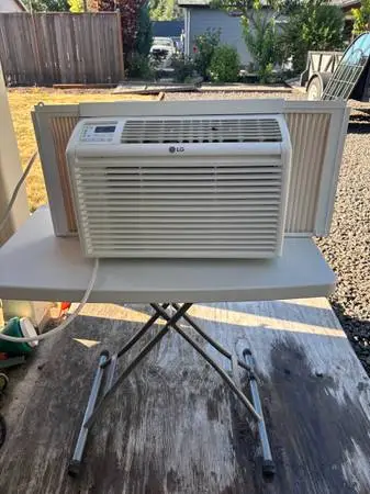 LG 6,000 BTU Window A/C for Sale