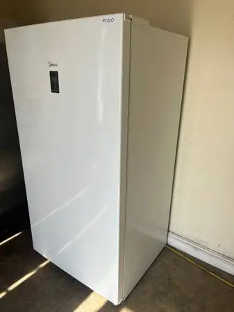 Freezer and refrigerator combo -Like New